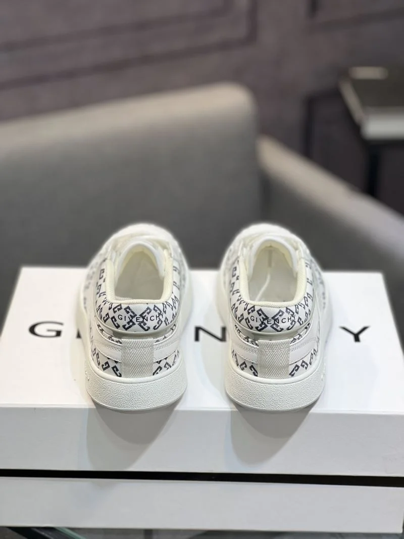 Givenchy Shoes Stylish 4689
