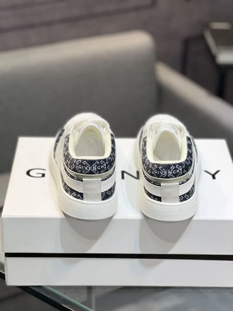Givenchy Shoes Efficient 4670