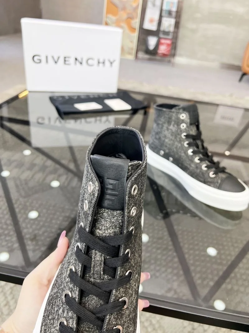 WellDesigned Givenchy Shoes 4611
