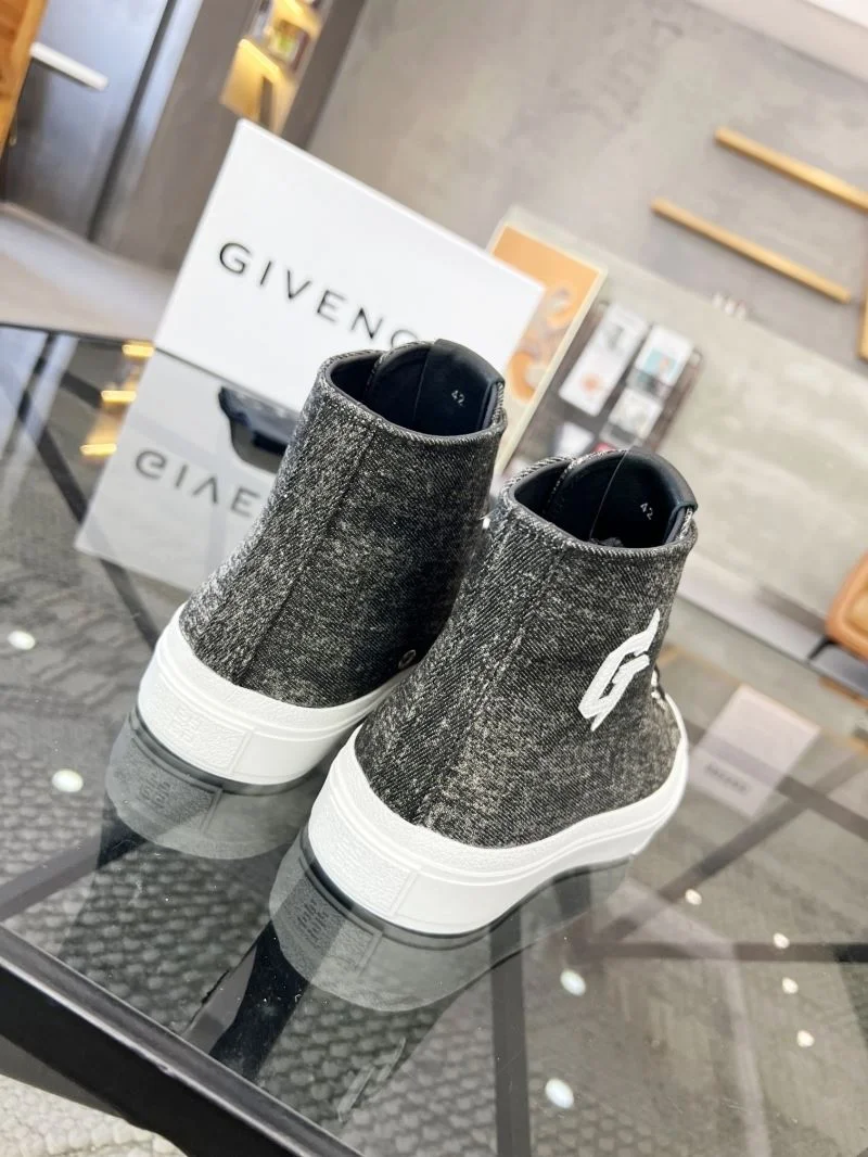 WellDesigned Givenchy Shoes 4611
