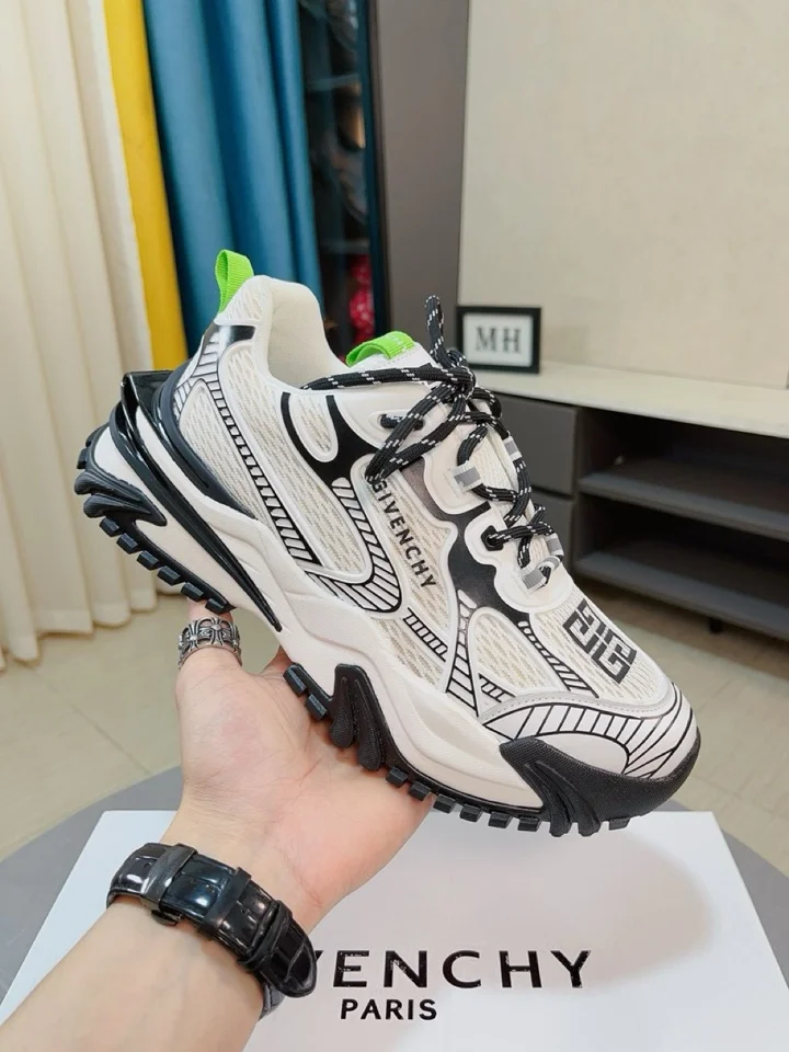 TimelessDesign Givenchy Shoes 4552