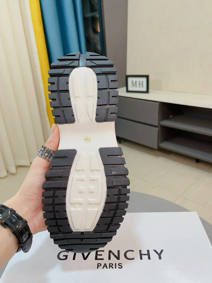 TimelessDesign Givenchy Shoes 4552