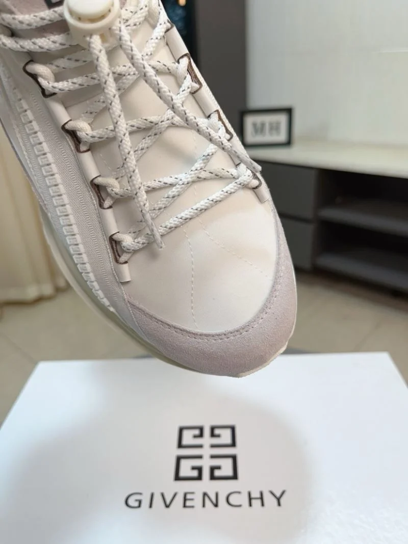 WellDesigned Givenchy Shoes 4573