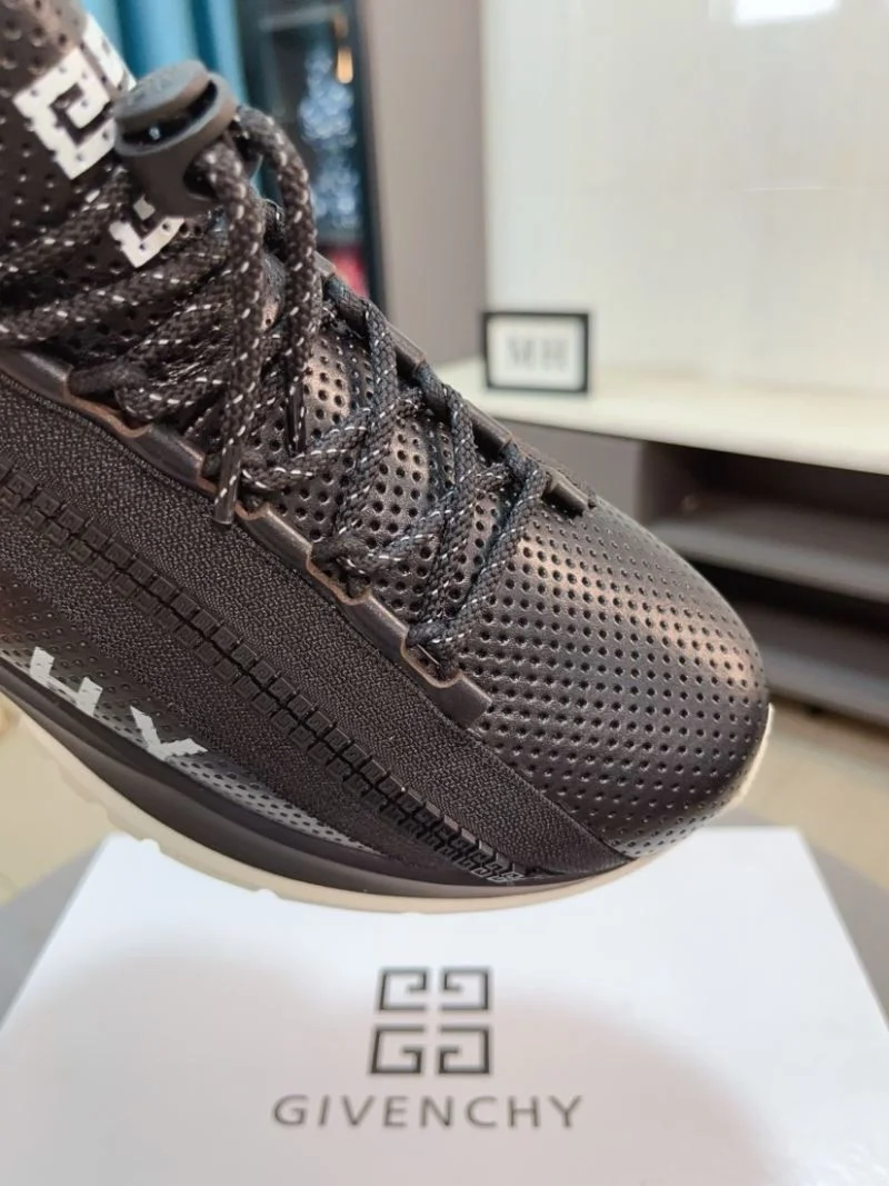 HighQuality Givenchy Shoes 4570