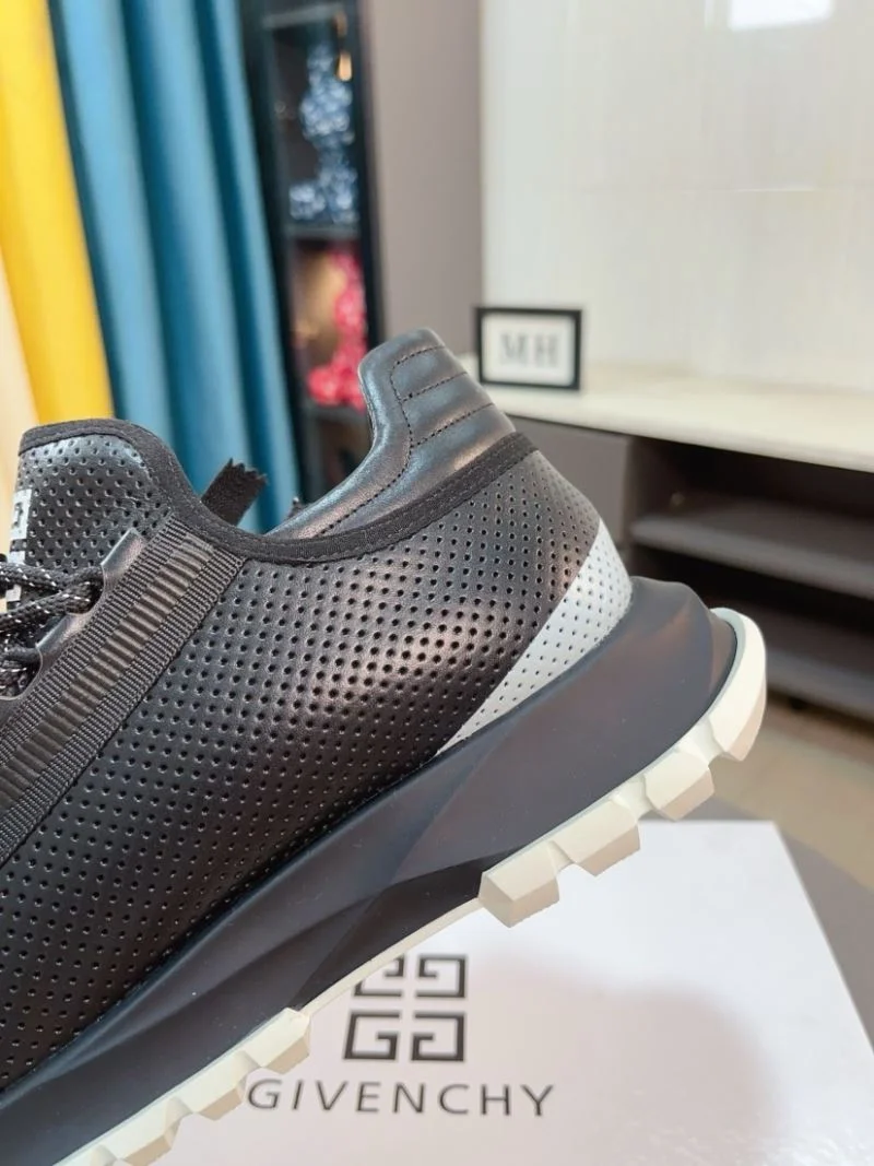 HighQuality Givenchy Shoes 4570