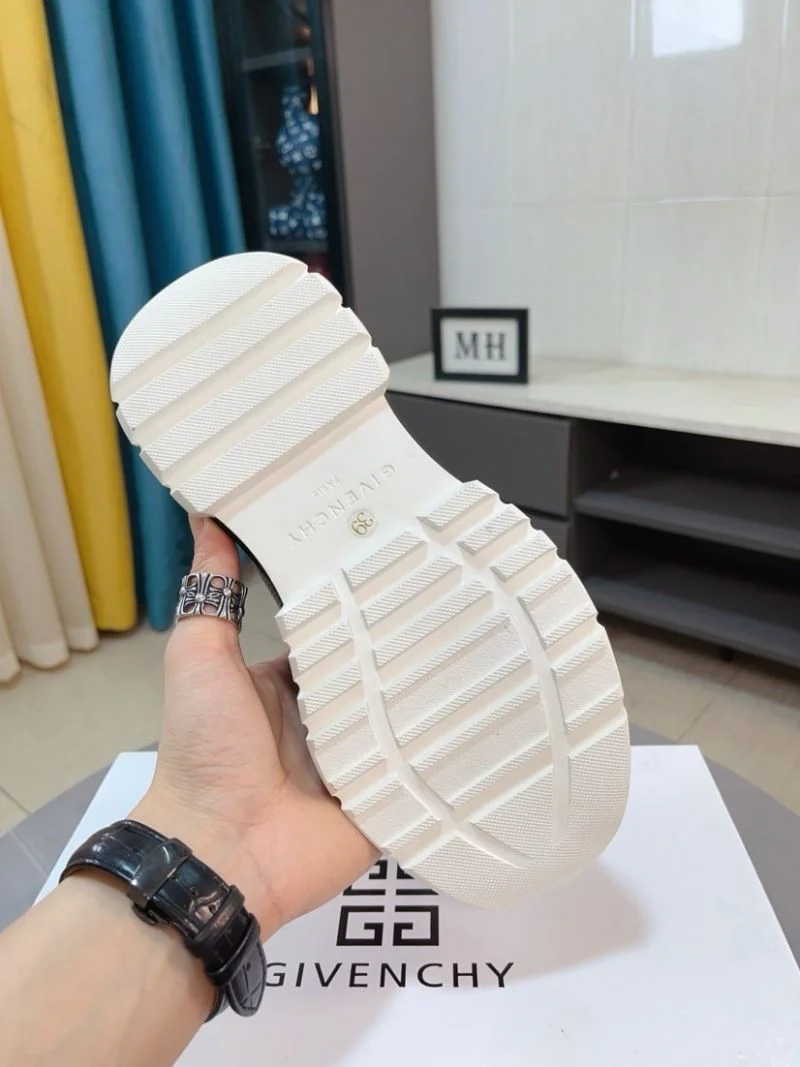 HighQuality Givenchy Shoes 4570