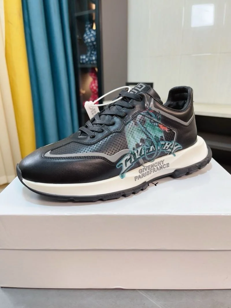 OdorResistant Givenchy Shoes 4572