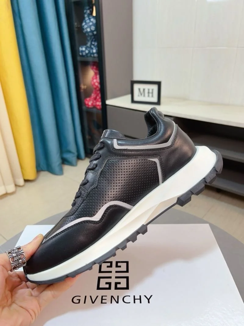 OdorResistant Givenchy Shoes 4572