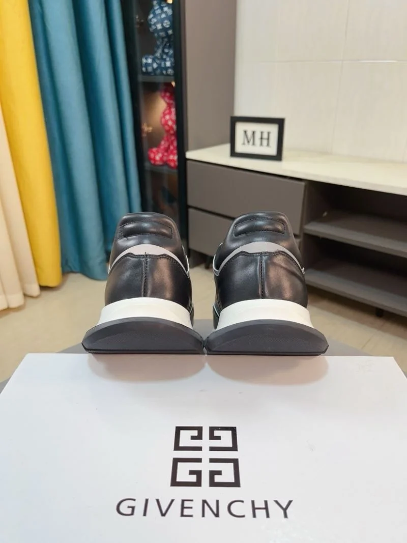 OdorResistant Givenchy Shoes 4572