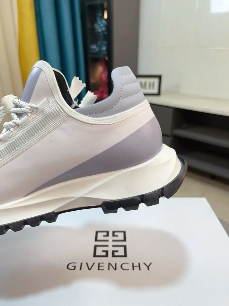 Breathable Givenchy Shoes 4590