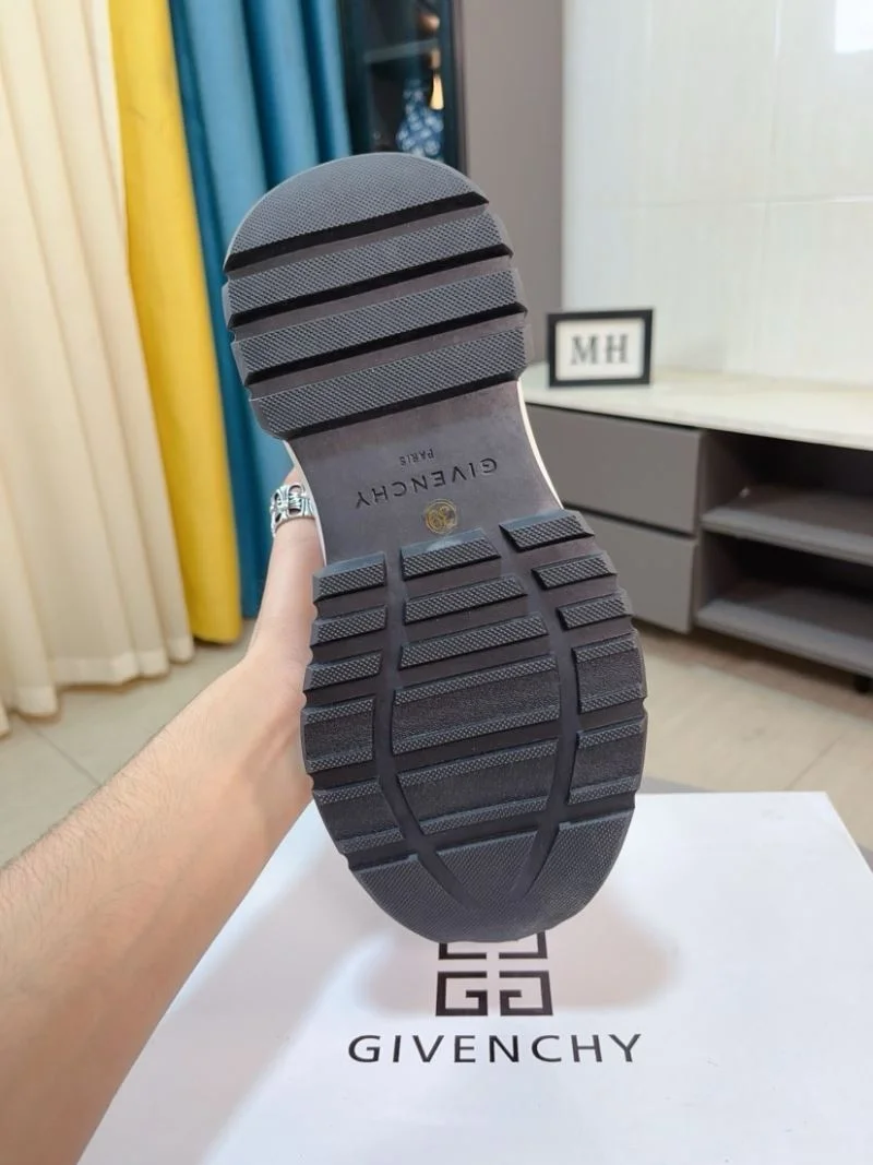Breathable Givenchy Shoes 4590
