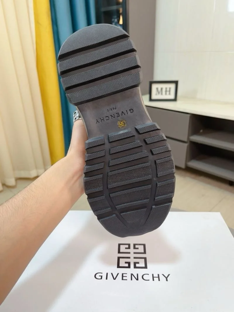 Modern Givenchy Shoes 4568