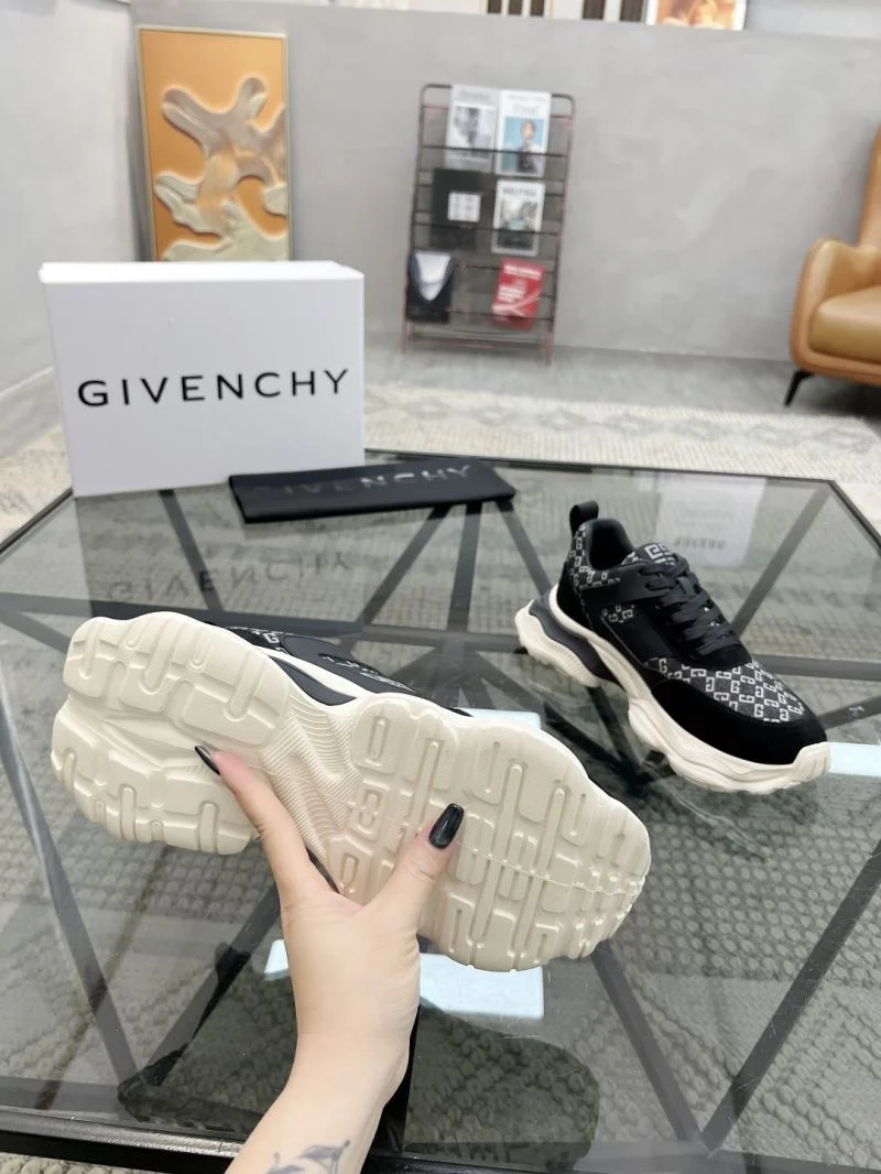 Snug Givenchy Shoes 4460