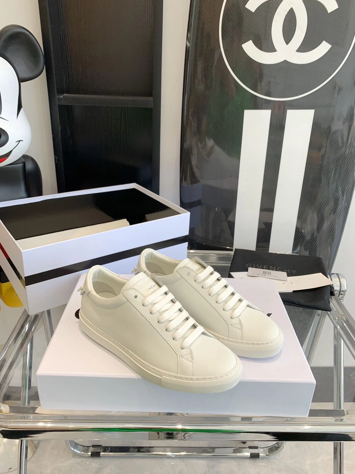 Neat Givenchy Shoes 8061