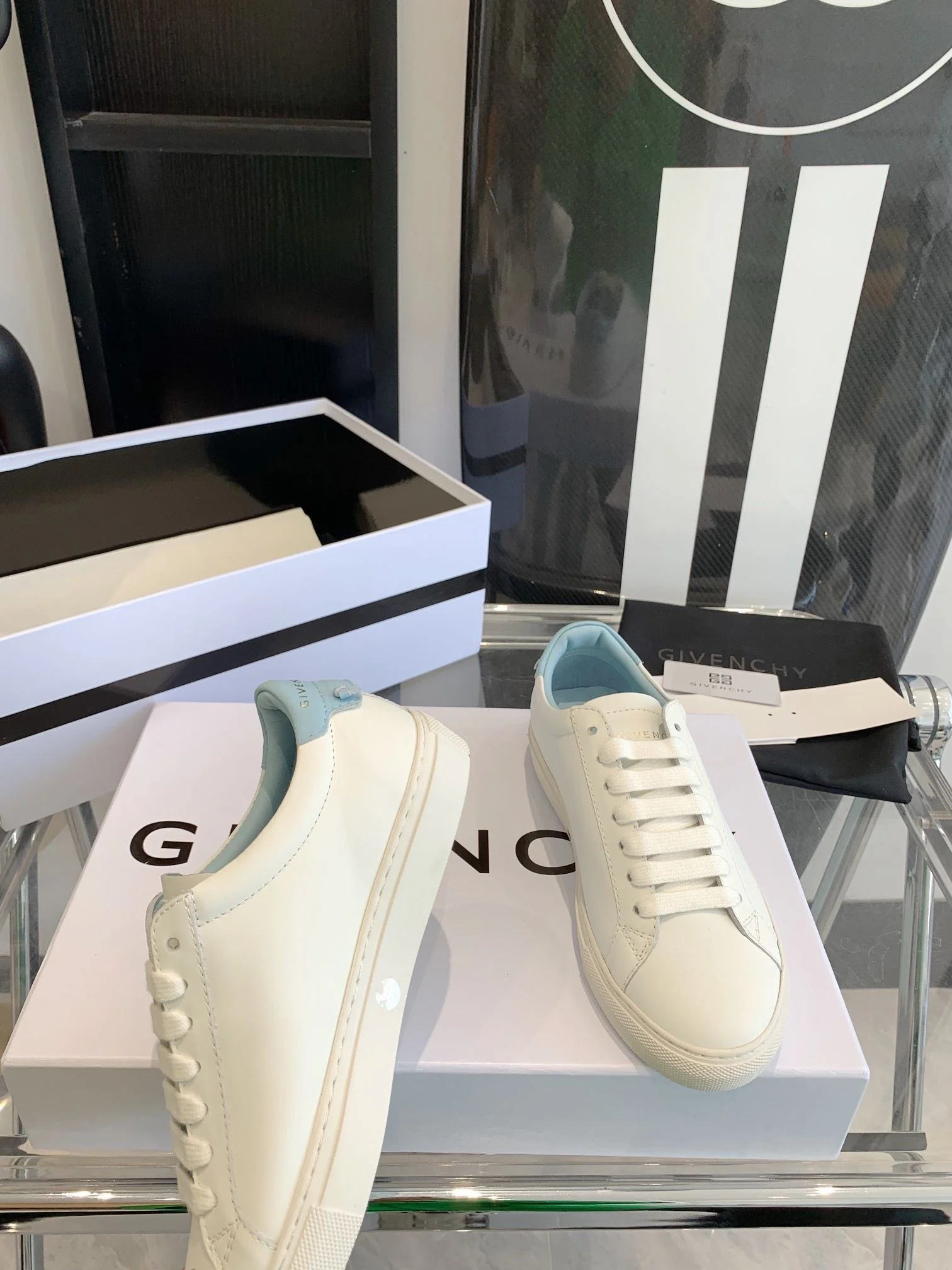 UrbanStyle Givenchy Shoes 8087
