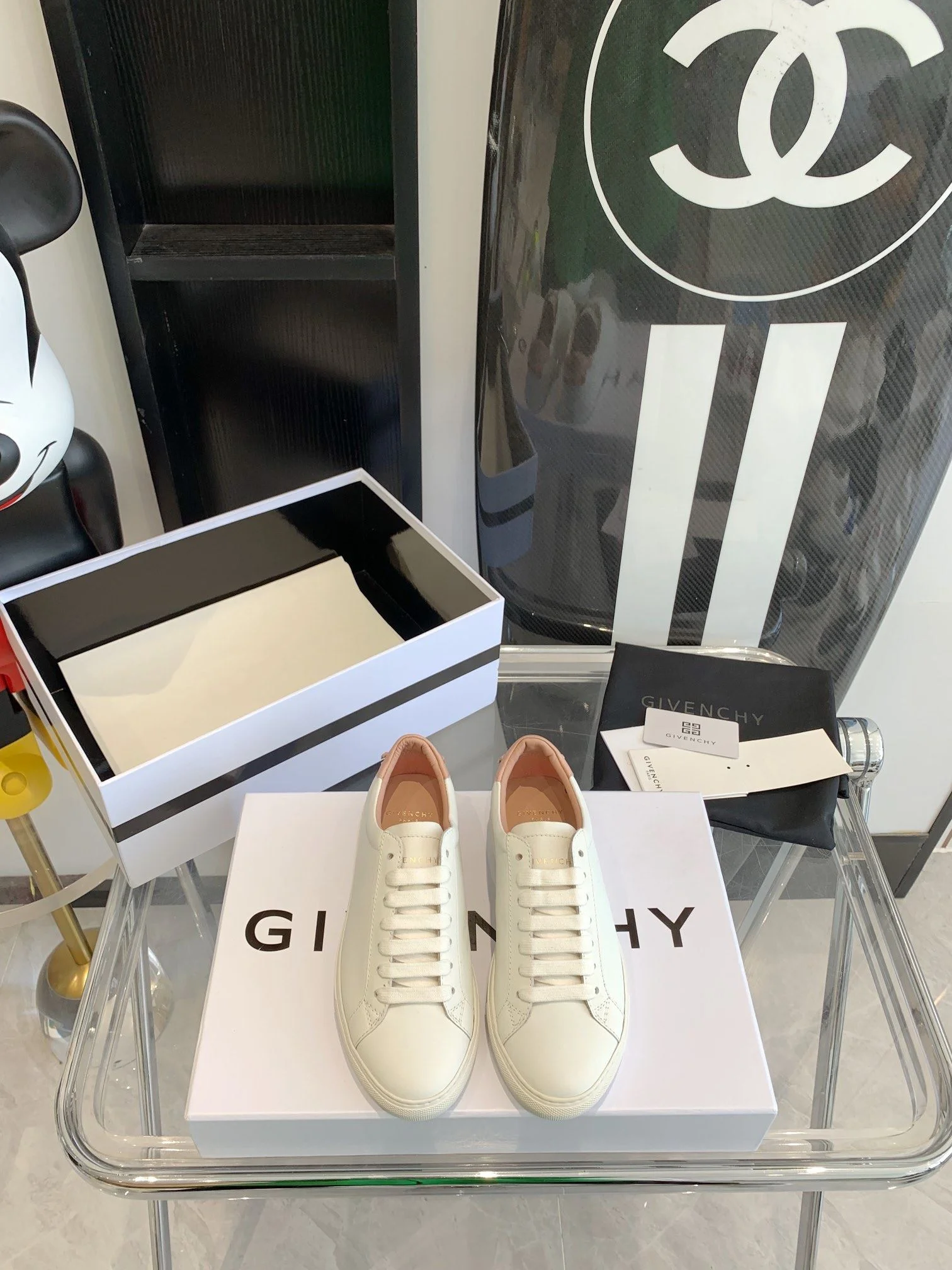 Effortless Givenchy Shoes 8059