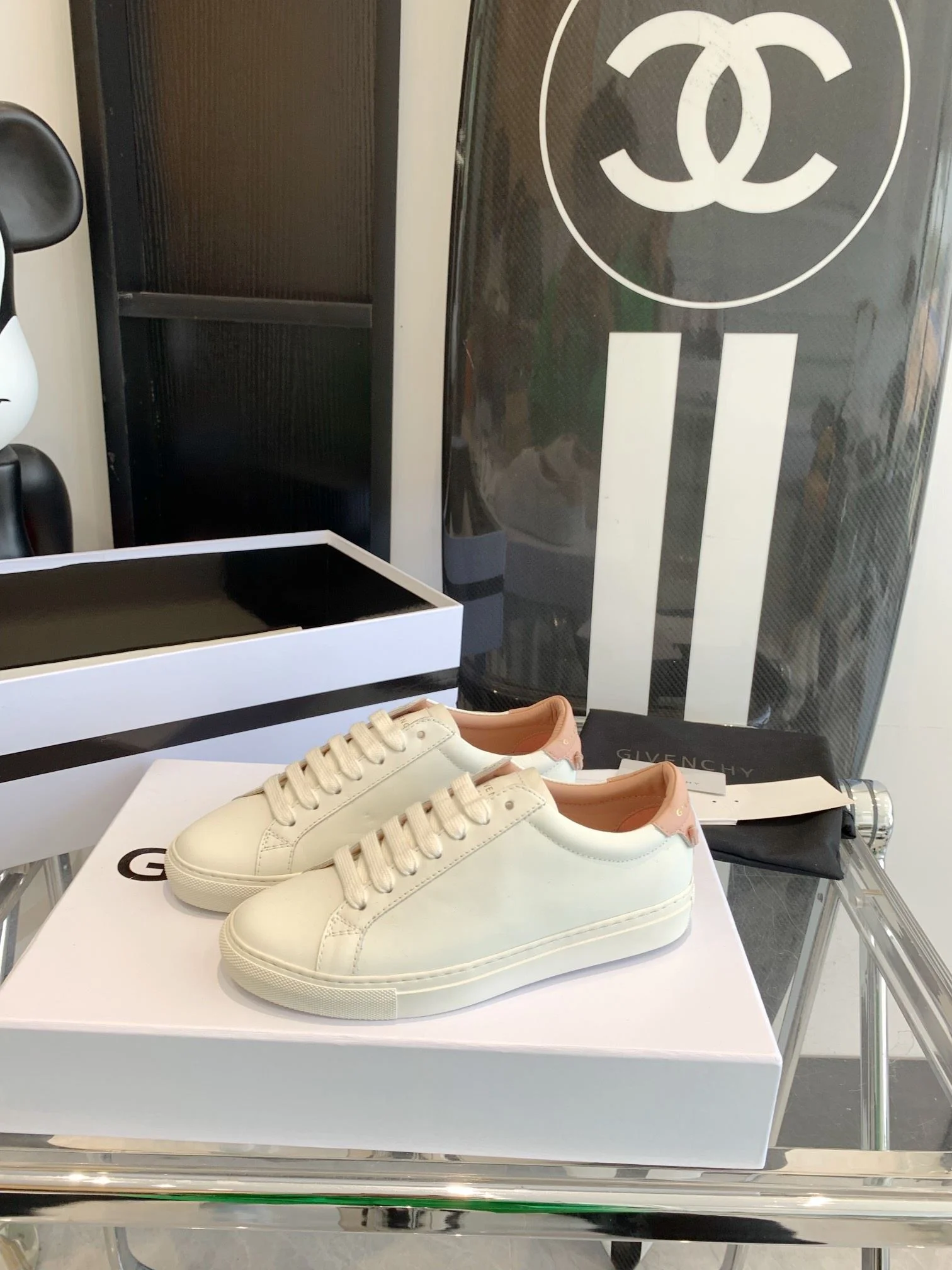 Effortless Givenchy Shoes 8059