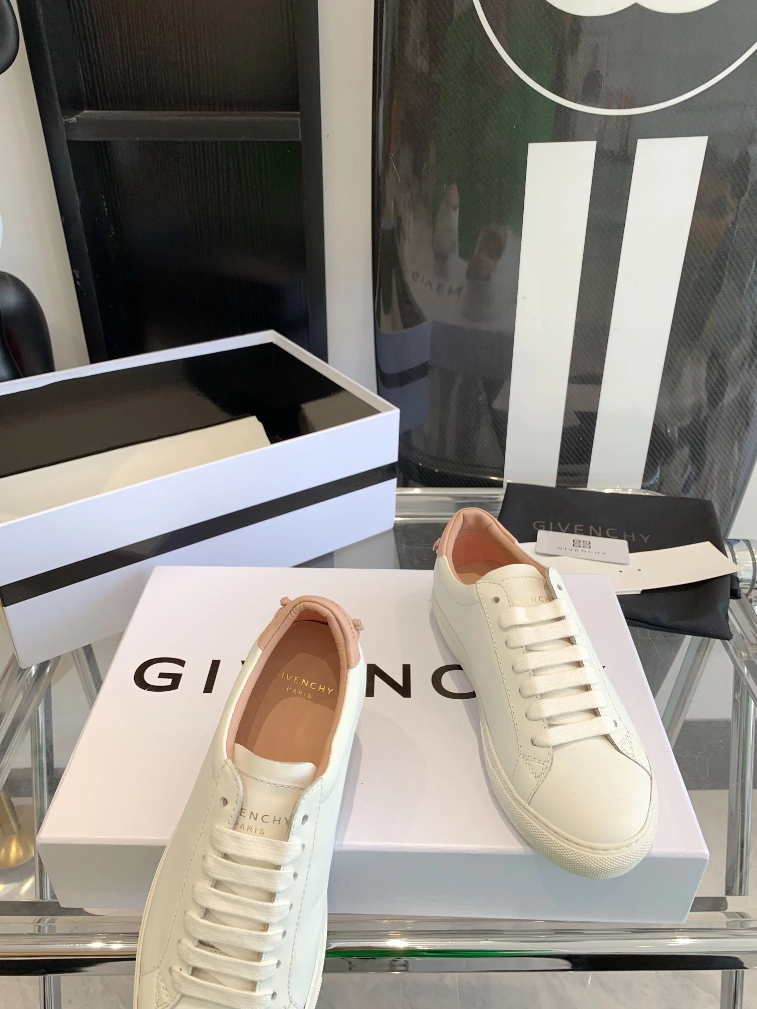 Effortless Givenchy Shoes 8059