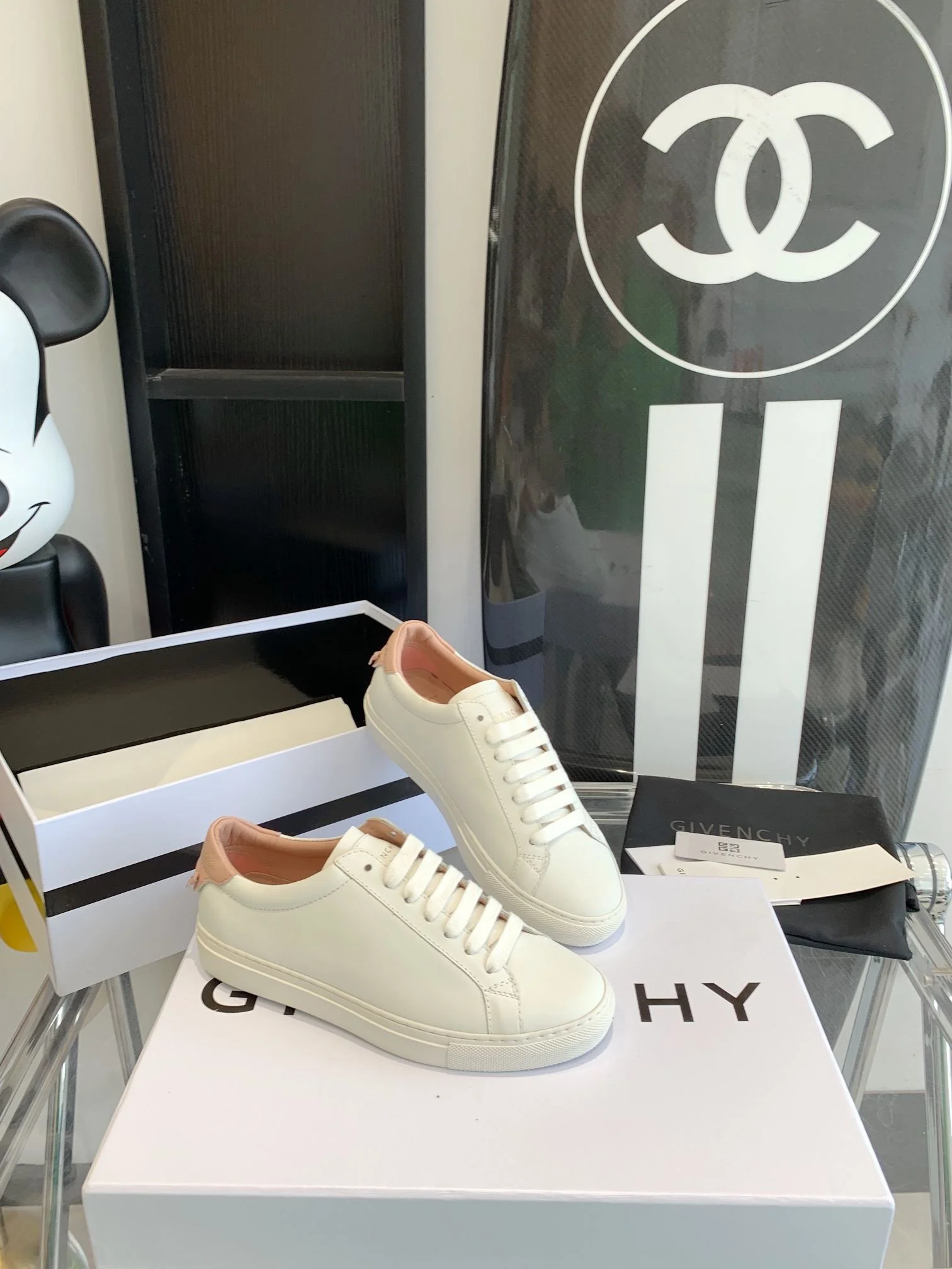 Effortless Givenchy Shoes 8059