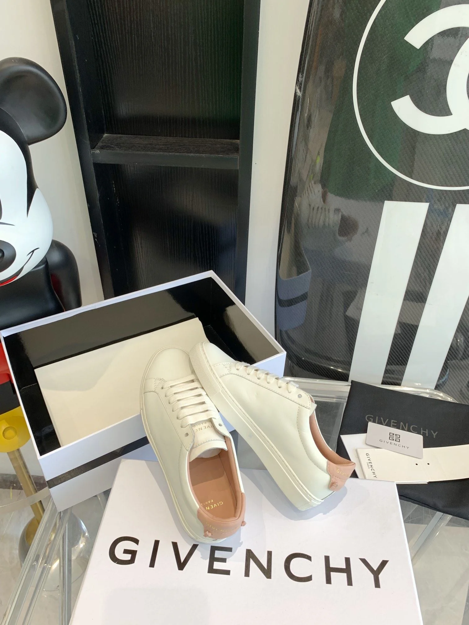 Effortless Givenchy Shoes 8059