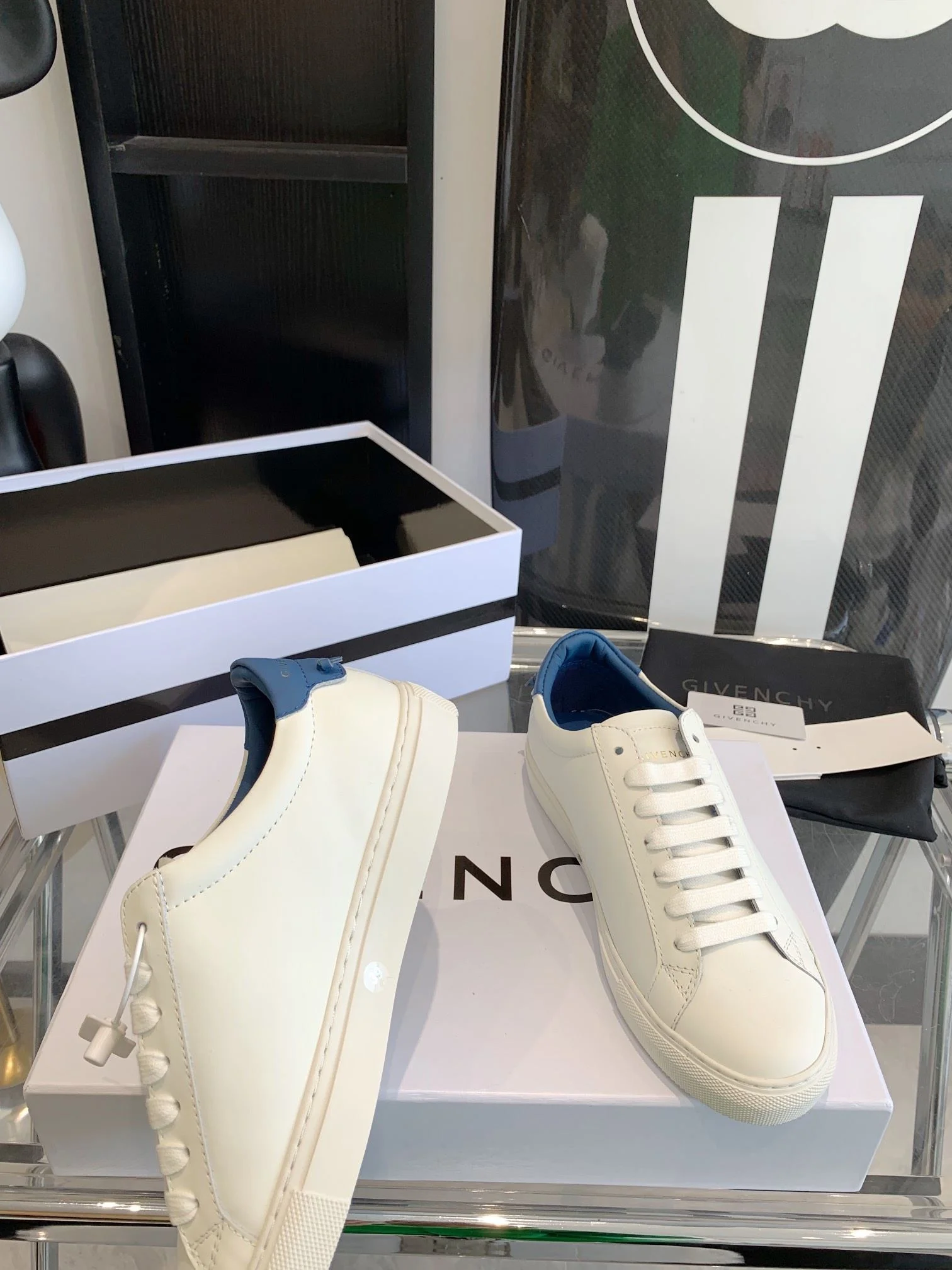 Givenchy Shoes Vibrant 8068