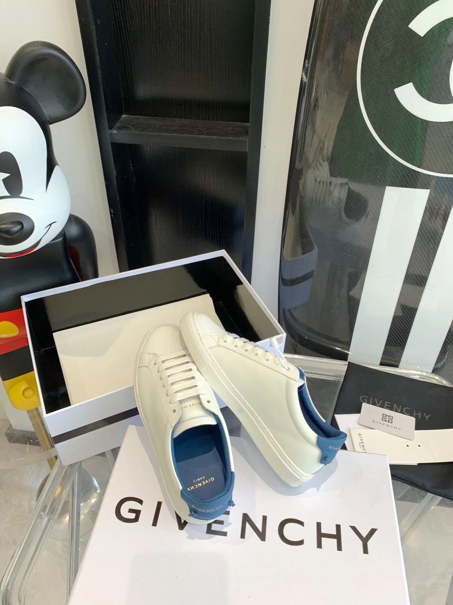 Givenchy Shoes Vibrant 8068