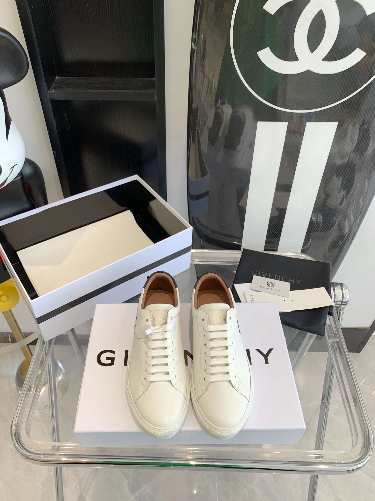 ComfortFit Givenchy Shoes 8053