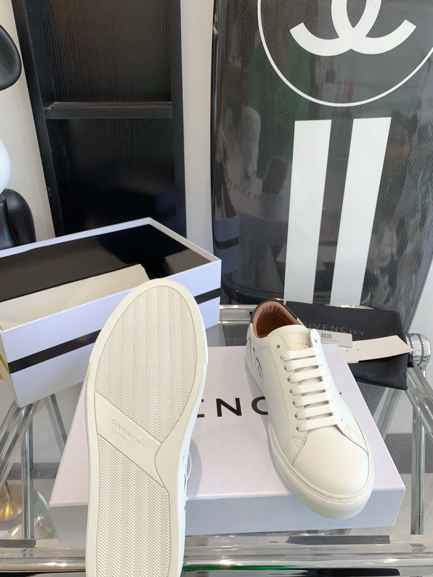 ComfortFit Givenchy Shoes 8053