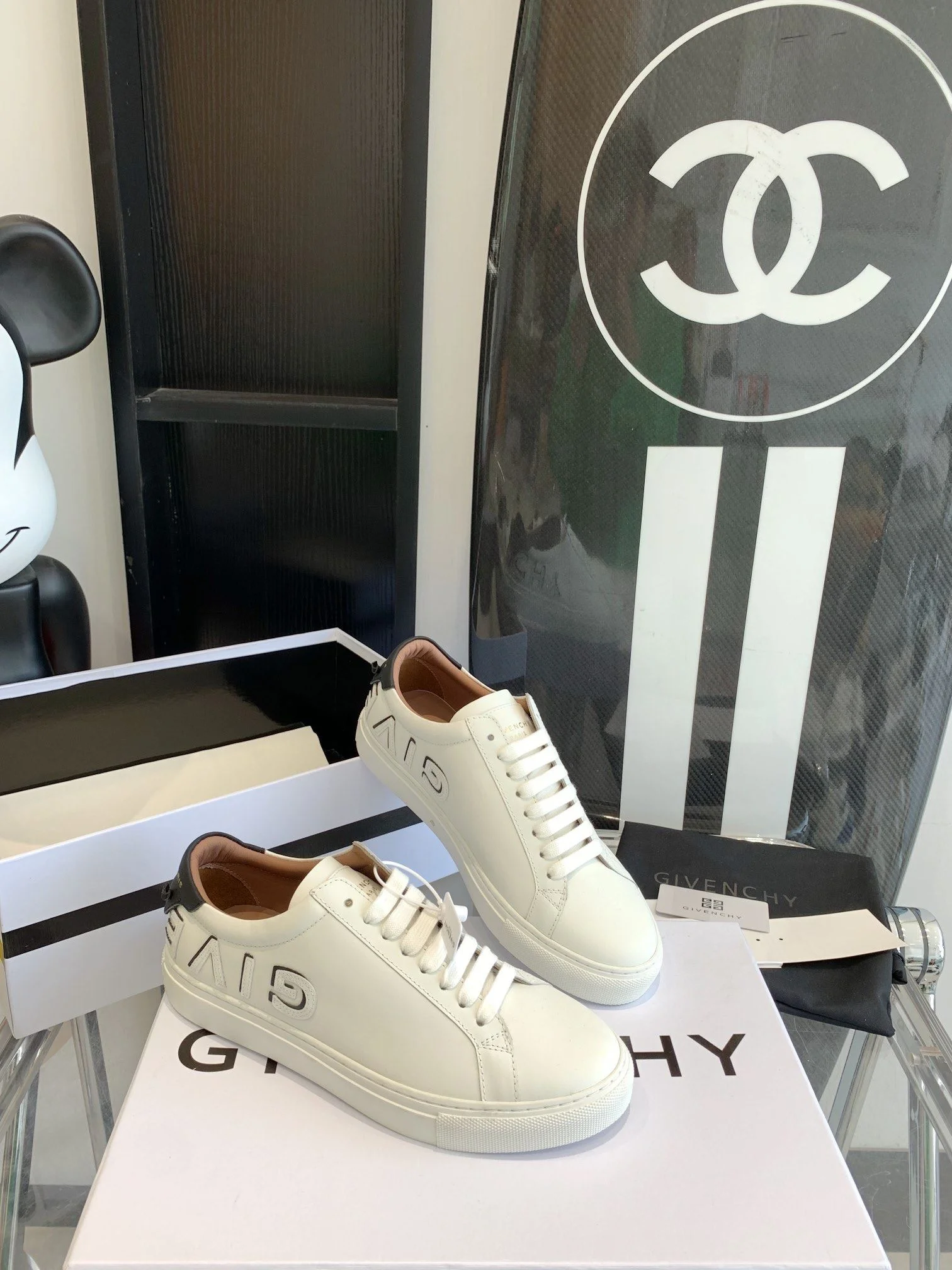 ComfortFit Givenchy Shoes 8053