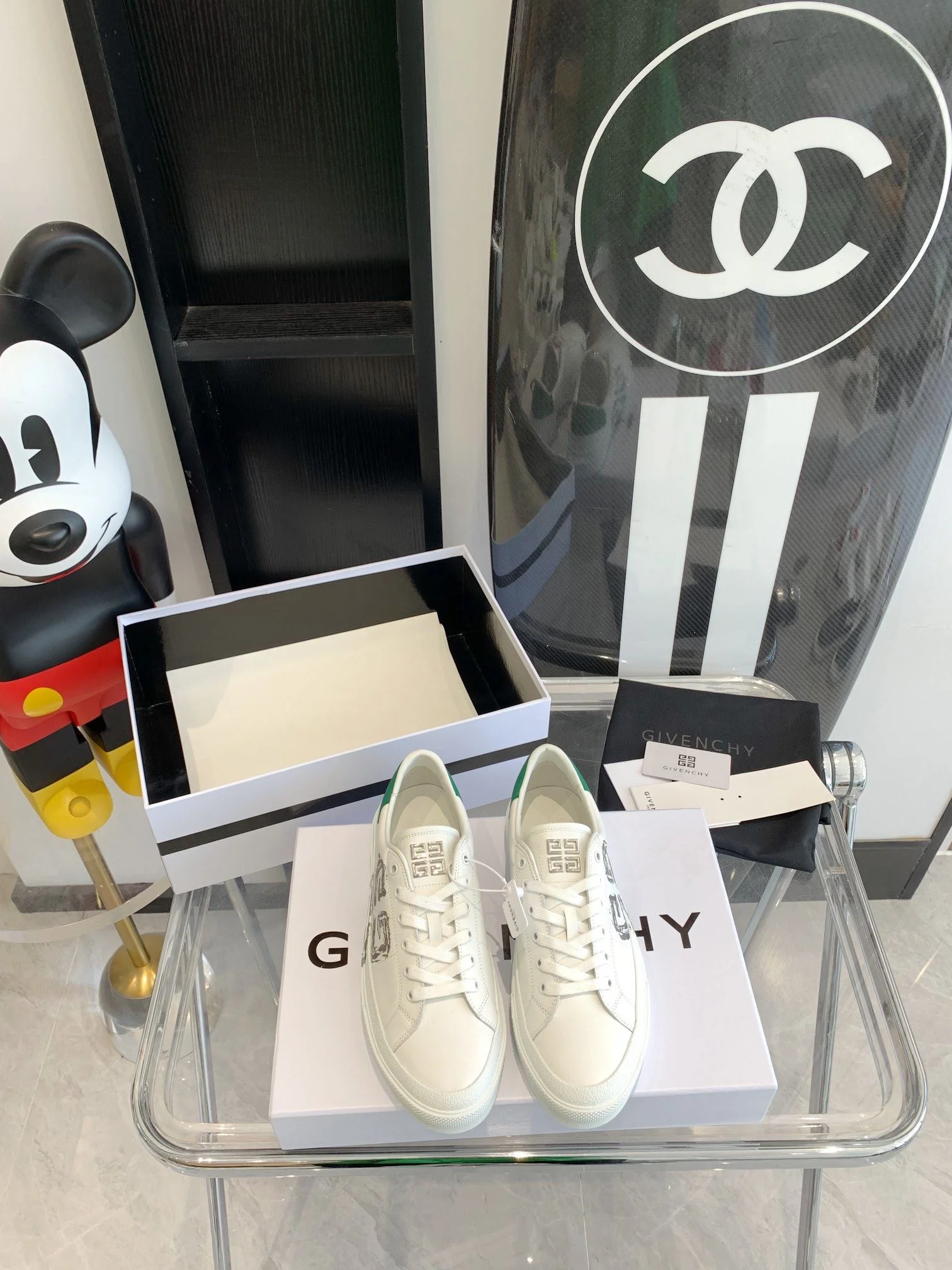 Trendsetting Givenchy Shoes 8069