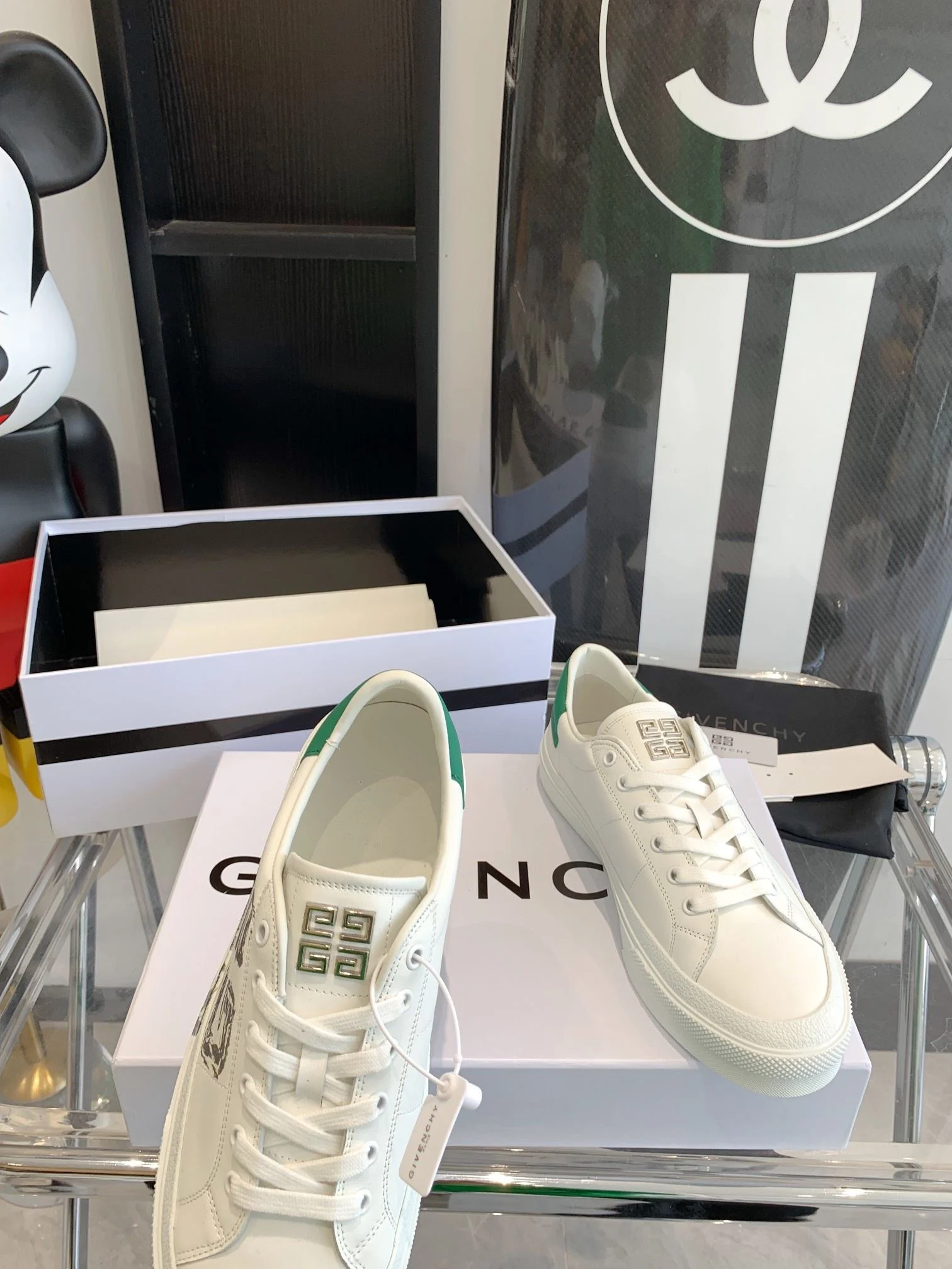 Trendsetting Givenchy Shoes 8069