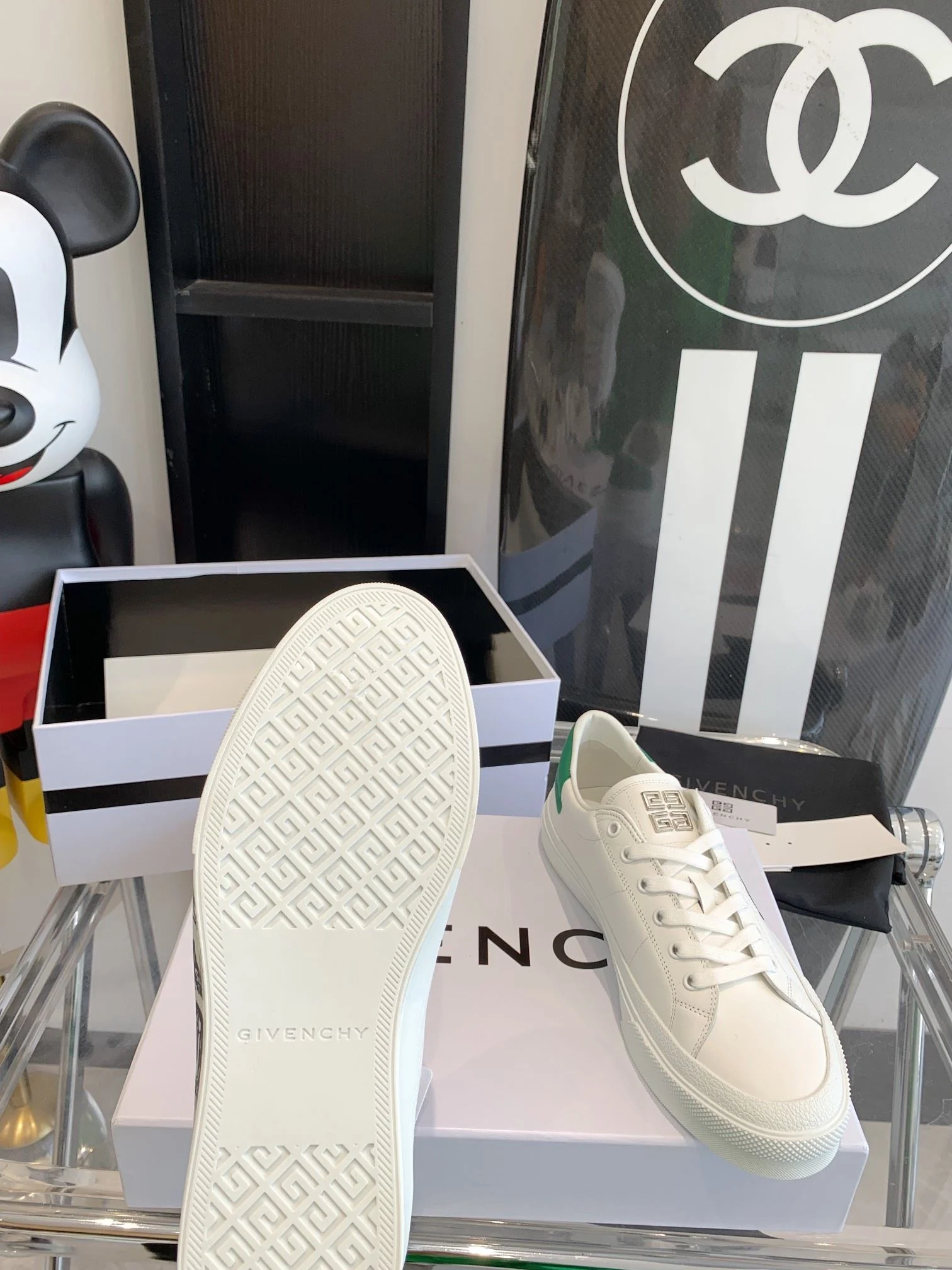 Trendsetting Givenchy Shoes 8069