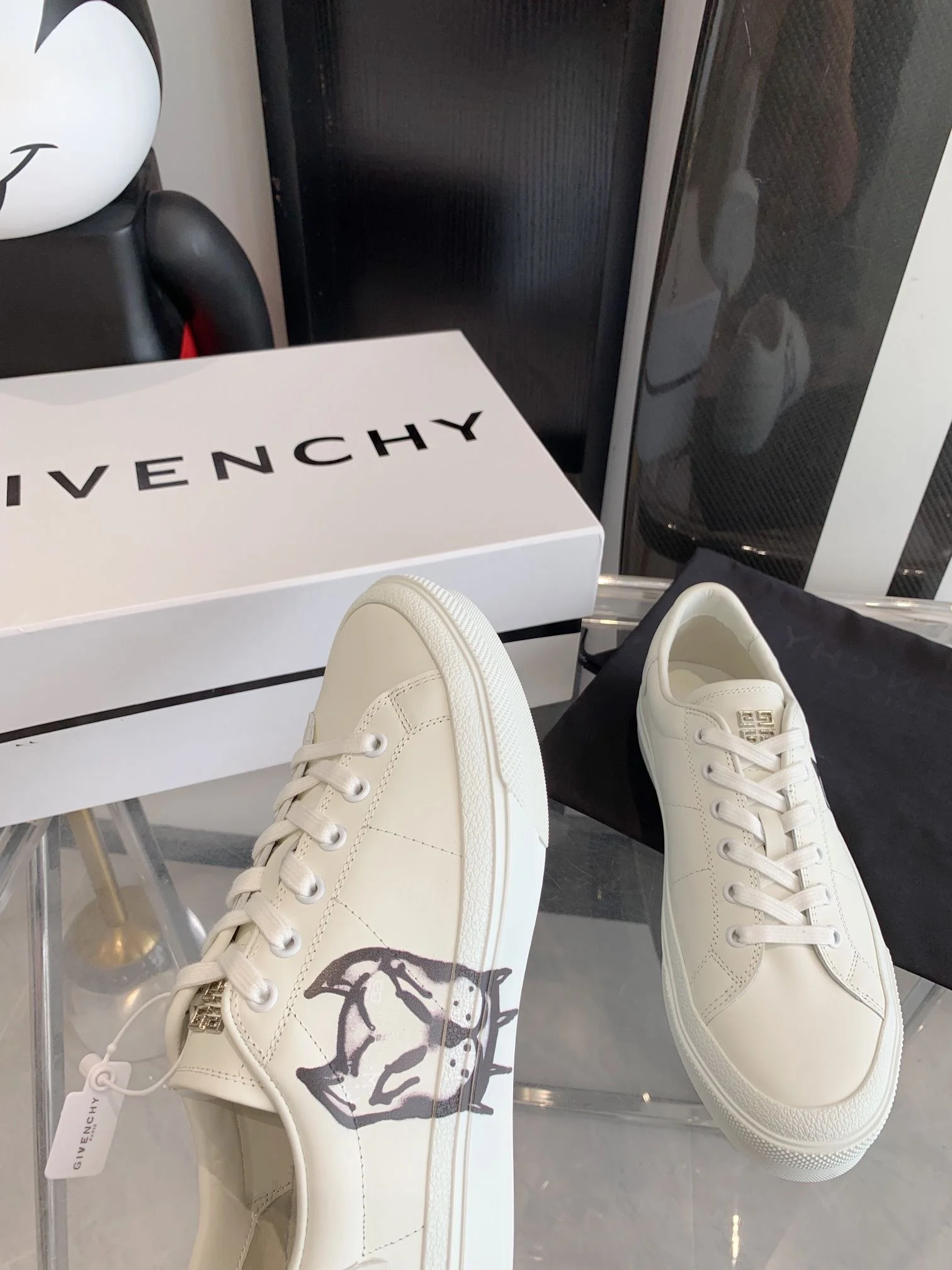 Effortless Givenchy Shoes 8039