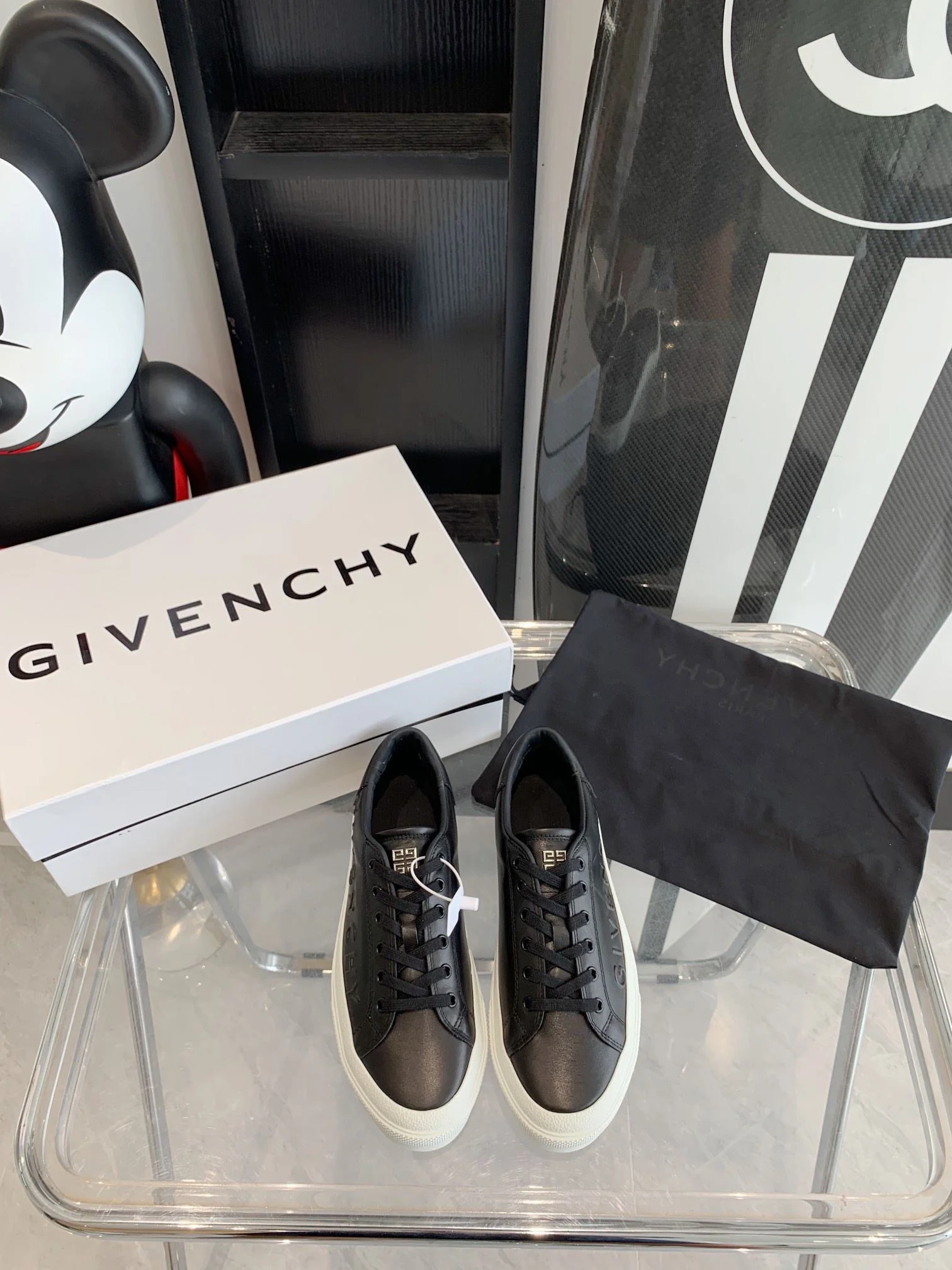 WaterResistant Givenchy Shoes 8075