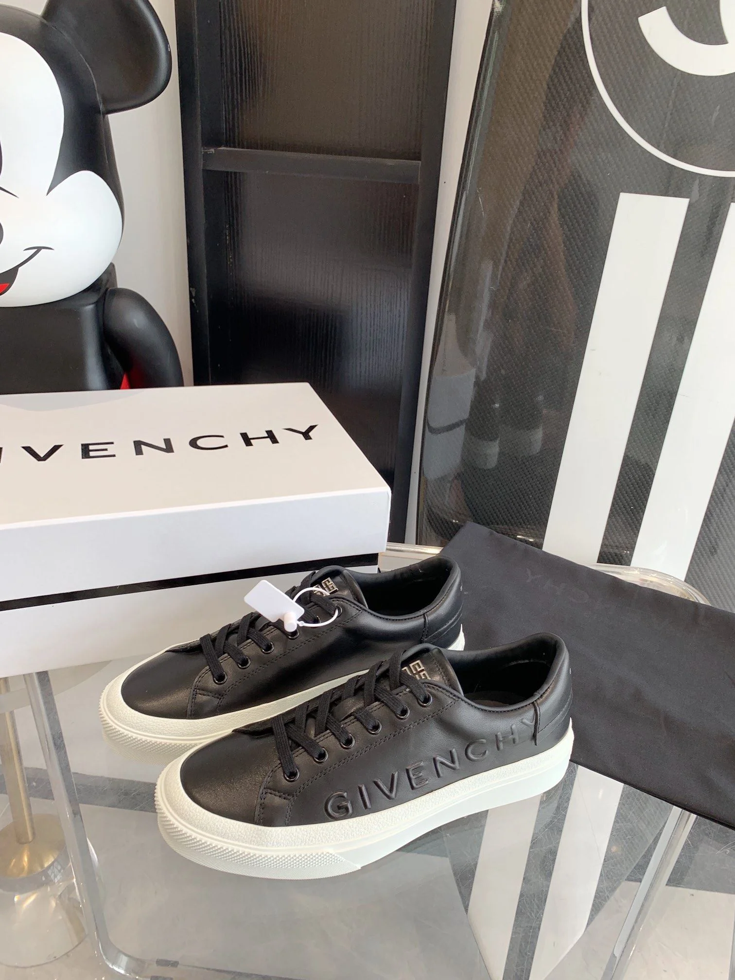 WaterResistant Givenchy Shoes 8075