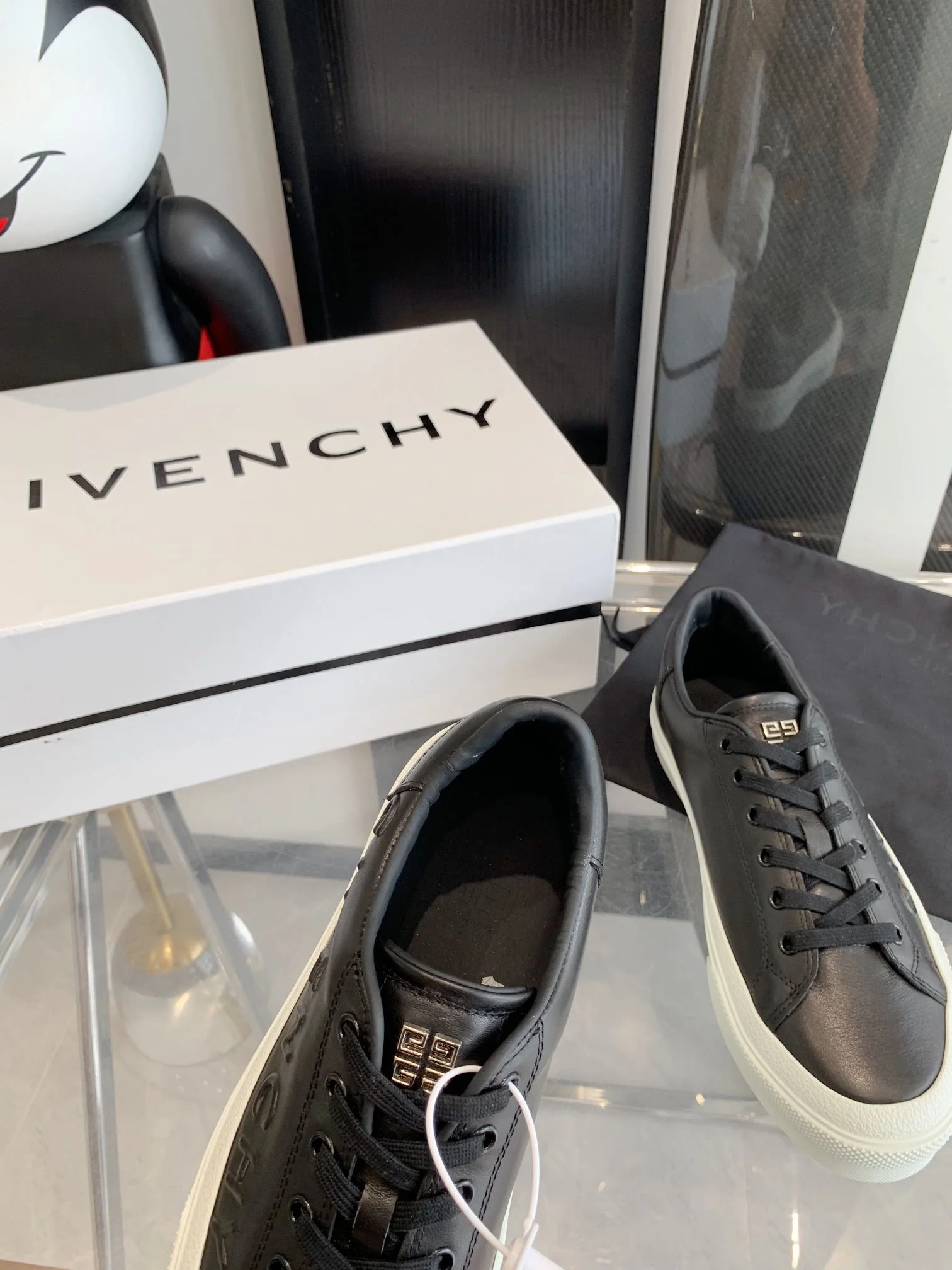 WaterResistant Givenchy Shoes 8075