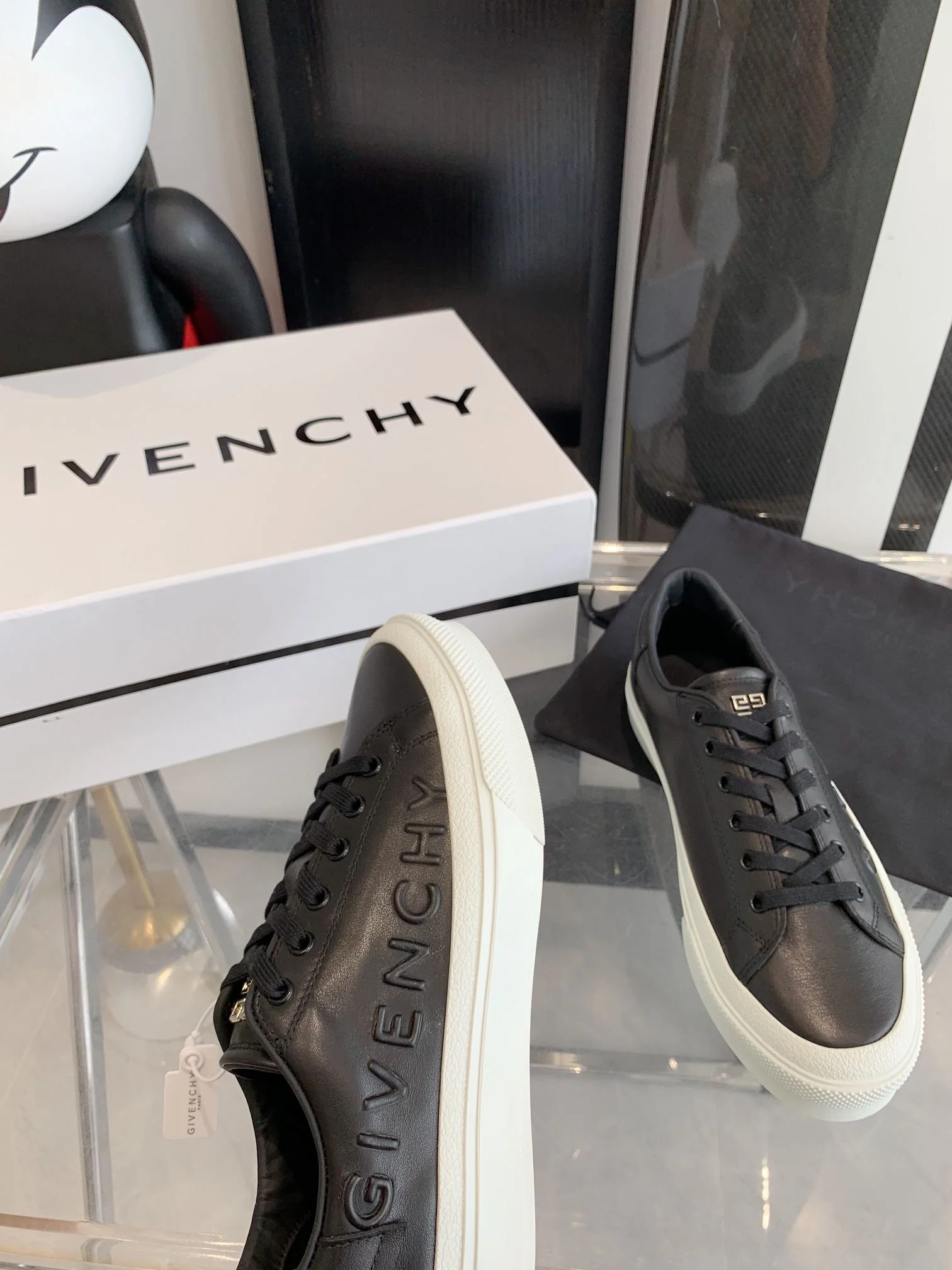 WaterResistant Givenchy Shoes 8075