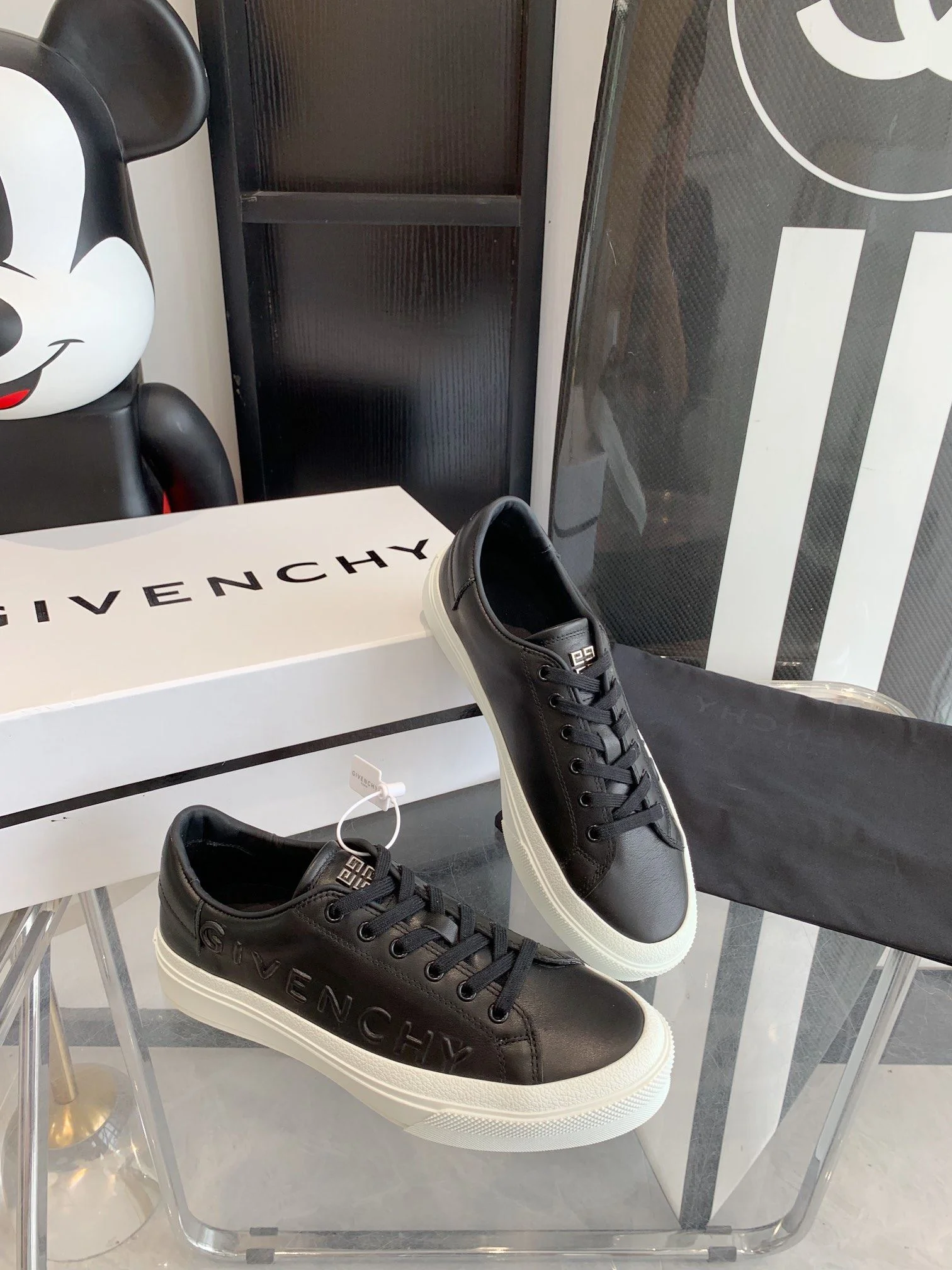 WaterResistant Givenchy Shoes 8075