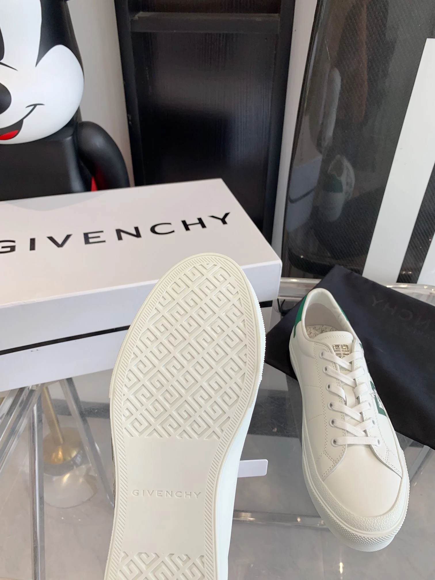 Supportive Givenchy Shoes 8112