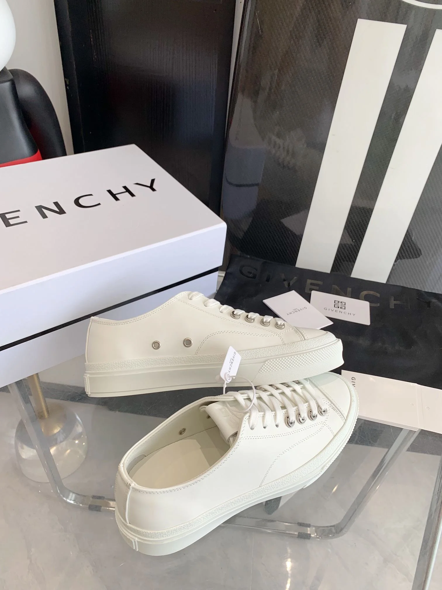 Givenchy Shoes Classic 8107