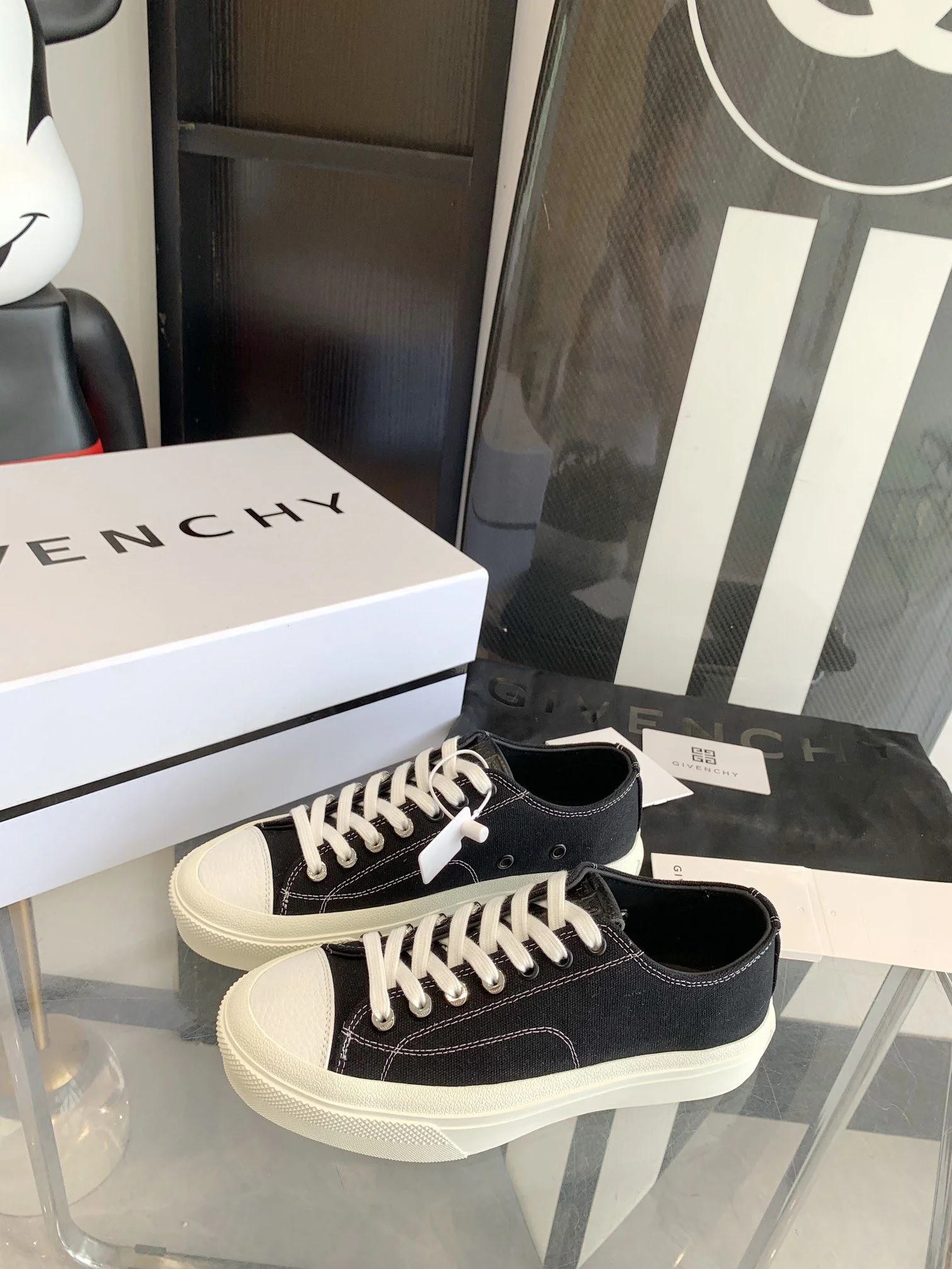 SoftTouch Givenchy Shoes 8047