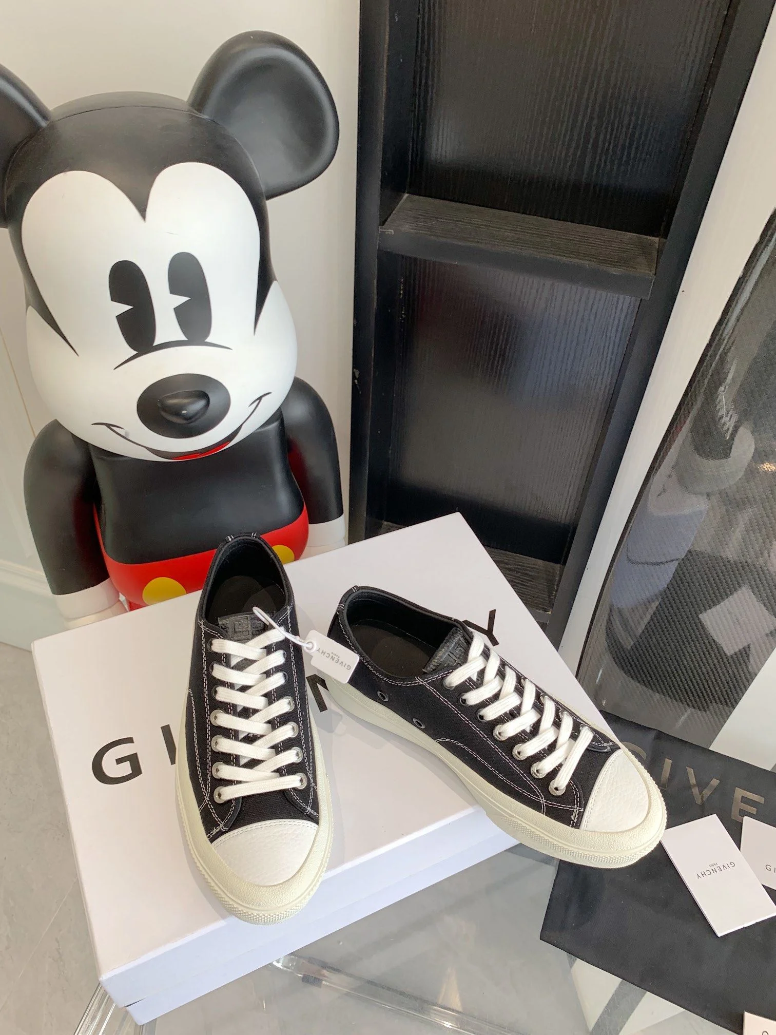 SoftTouch Givenchy Shoes 8047