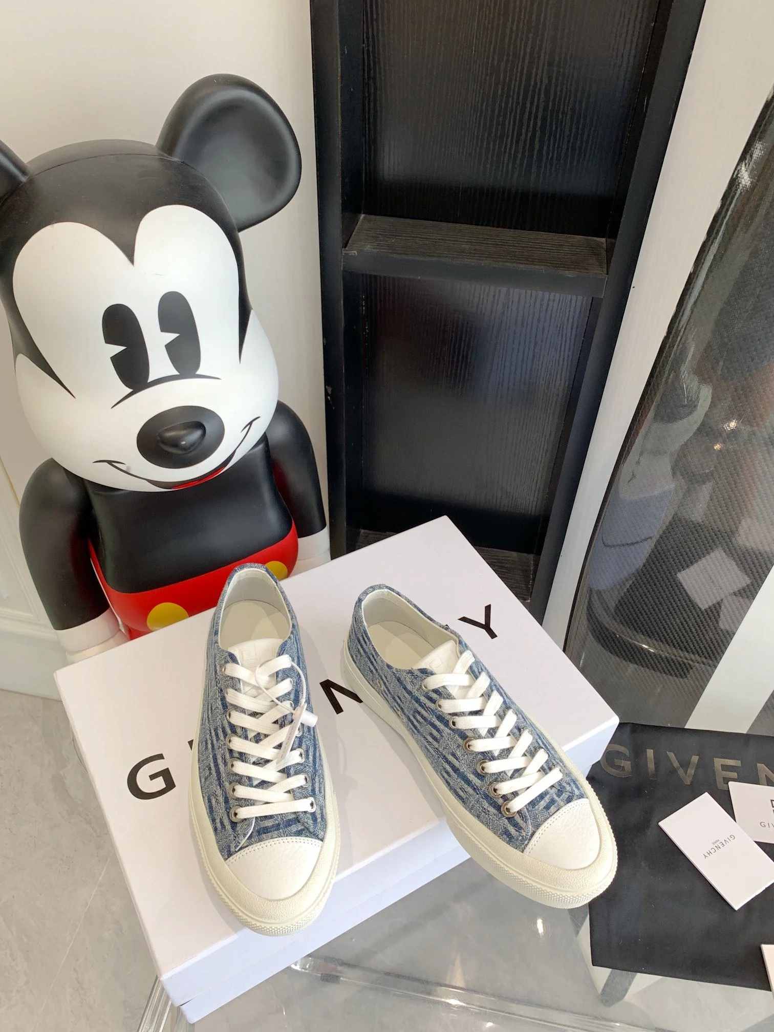 Givenchy Shoes SunProtective 8033