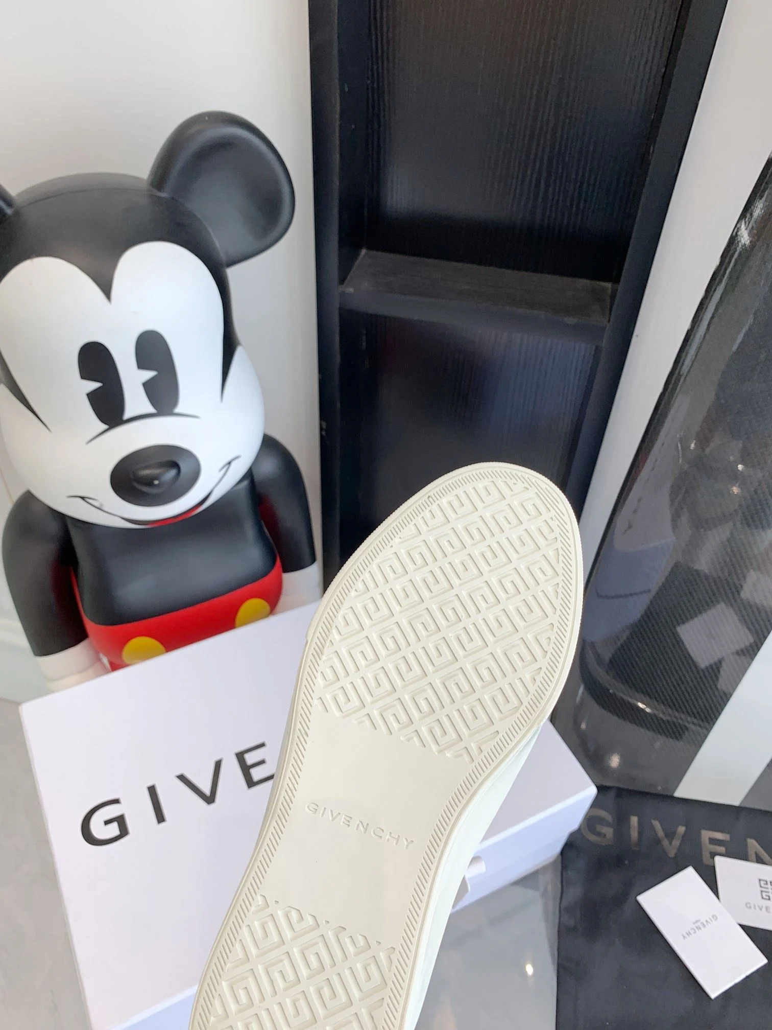 Givenchy Shoes SunProtective 8033