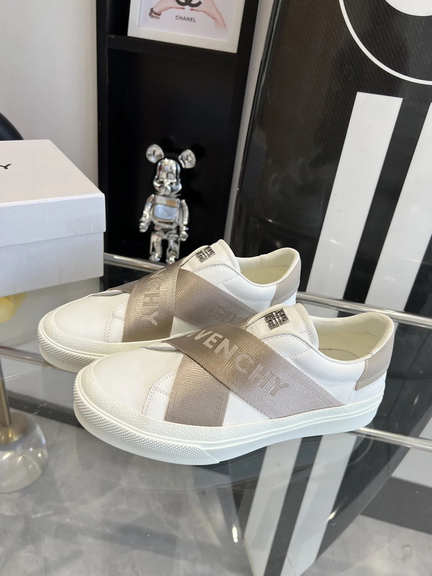 Modern Givenchy Shoes 8062