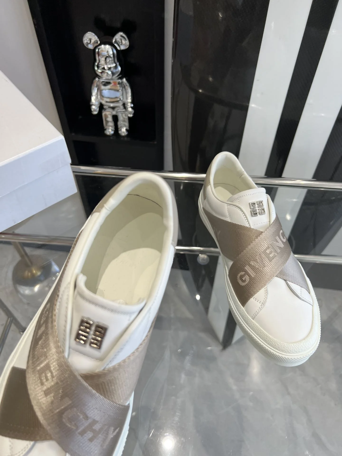 Modern Givenchy Shoes 8062