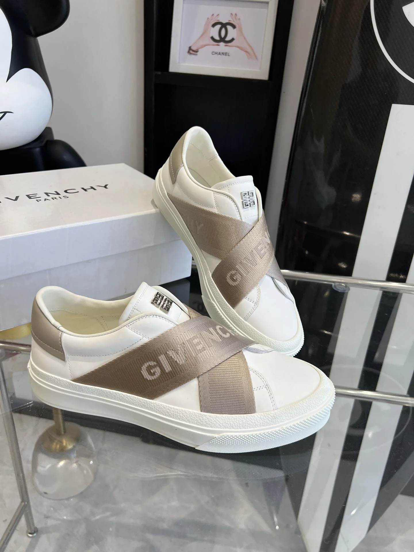 Modern Givenchy Shoes 8062