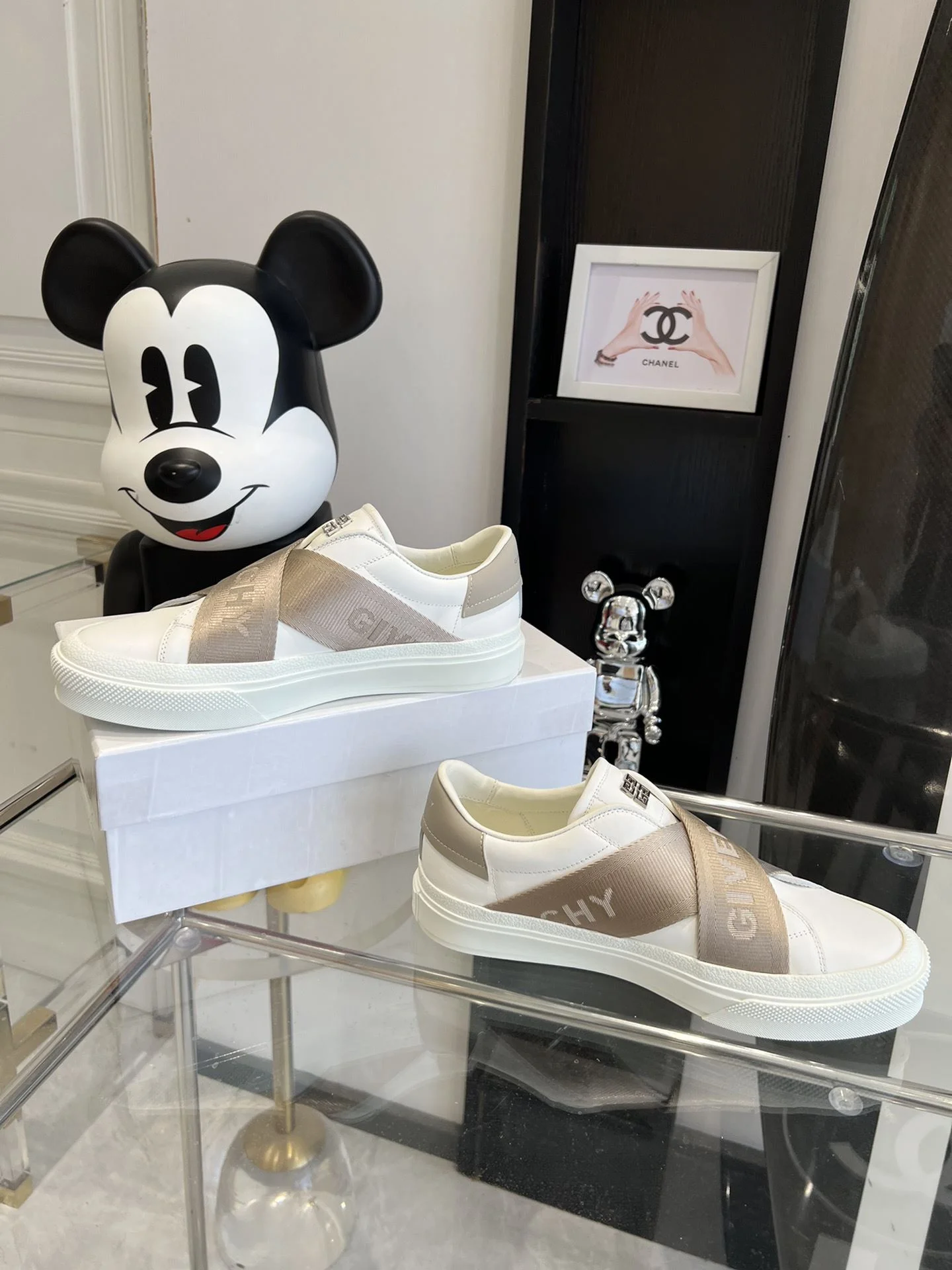 Modern Givenchy Shoes 8062