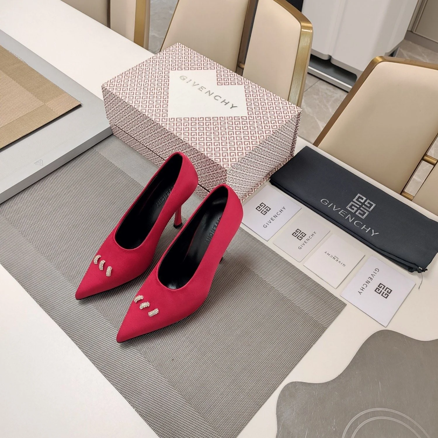 EyeCatching Givenchy Shoes 8037