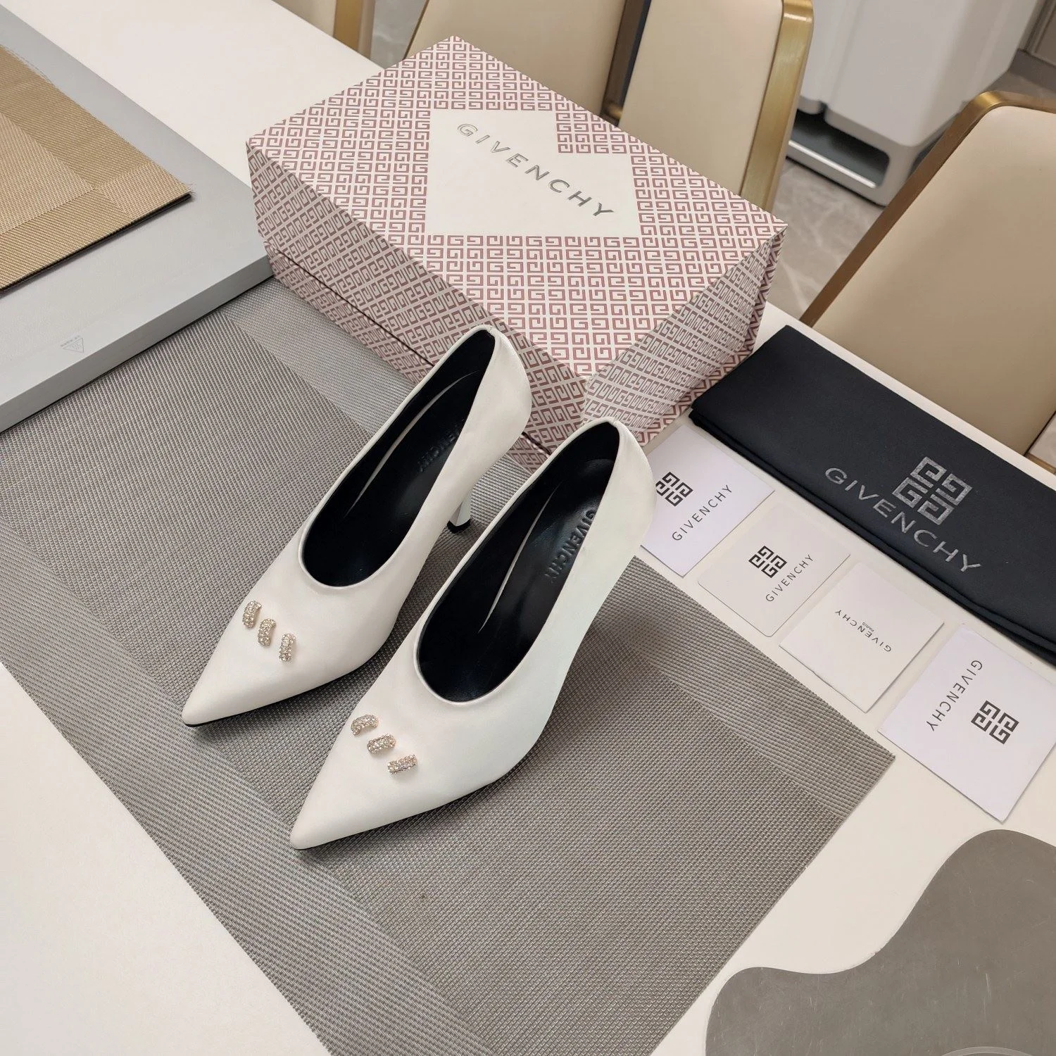 UrbanStyle Givenchy Shoes 8036